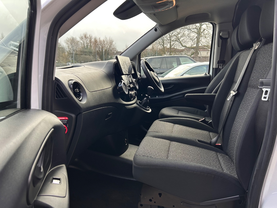 2023 Mercedes-Benz Vito - image 11