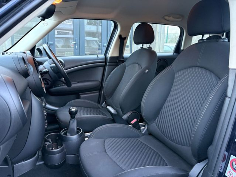 2016 MINI Hatch - image 13