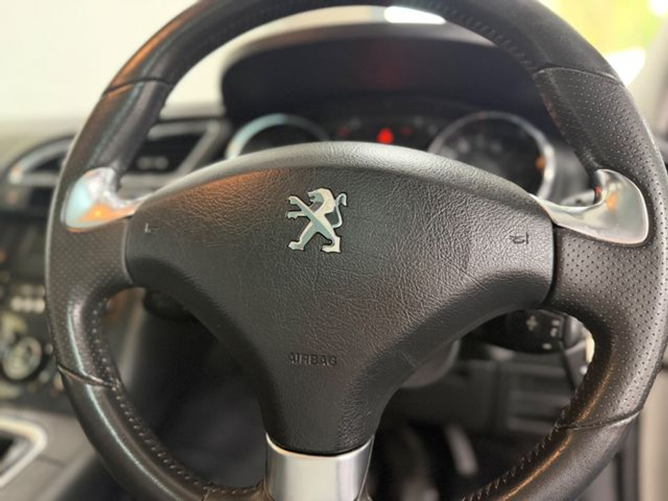 2016 Peugeot 3008 - image 8