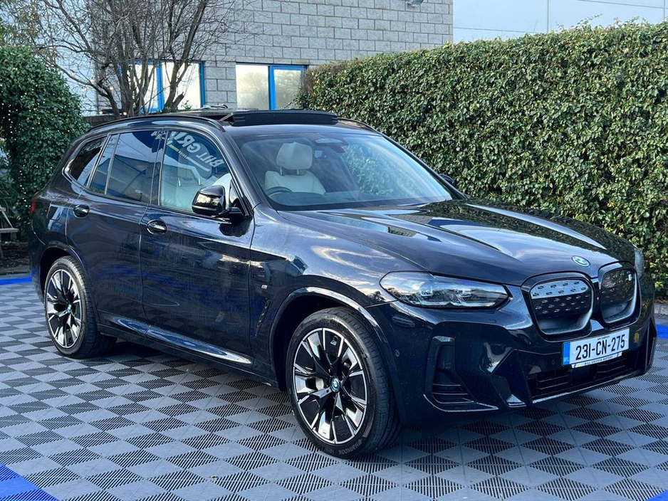 2023 BMW iX3 M-SPORT // OPENING PAN ROOF // 360 PARKING CAMERAS // DIGITAL CLUSTER €37,950
