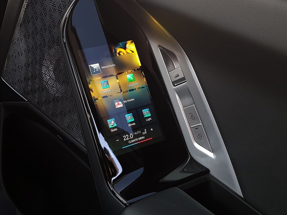 2025 BMW 7 Series - image 25