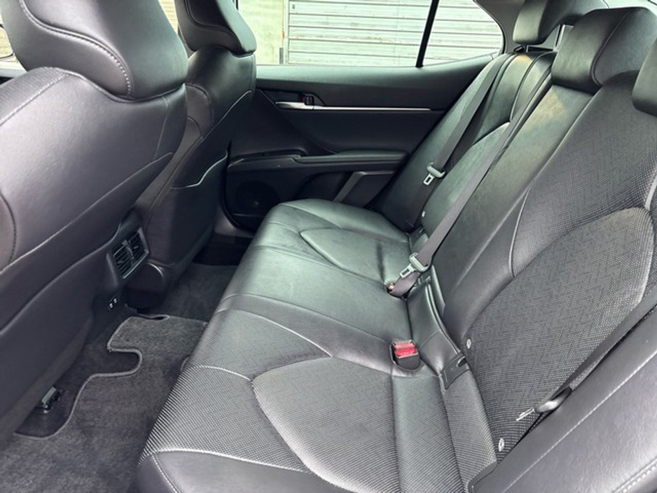 2022 Toyota Camry - image 7