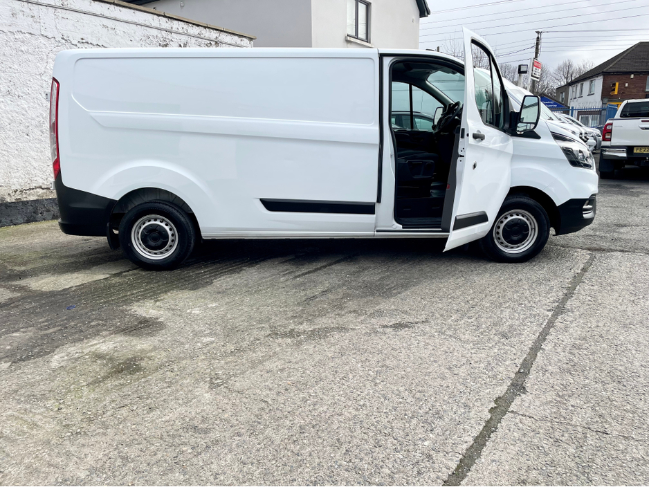 2023 Ford Transit Custom - image 5