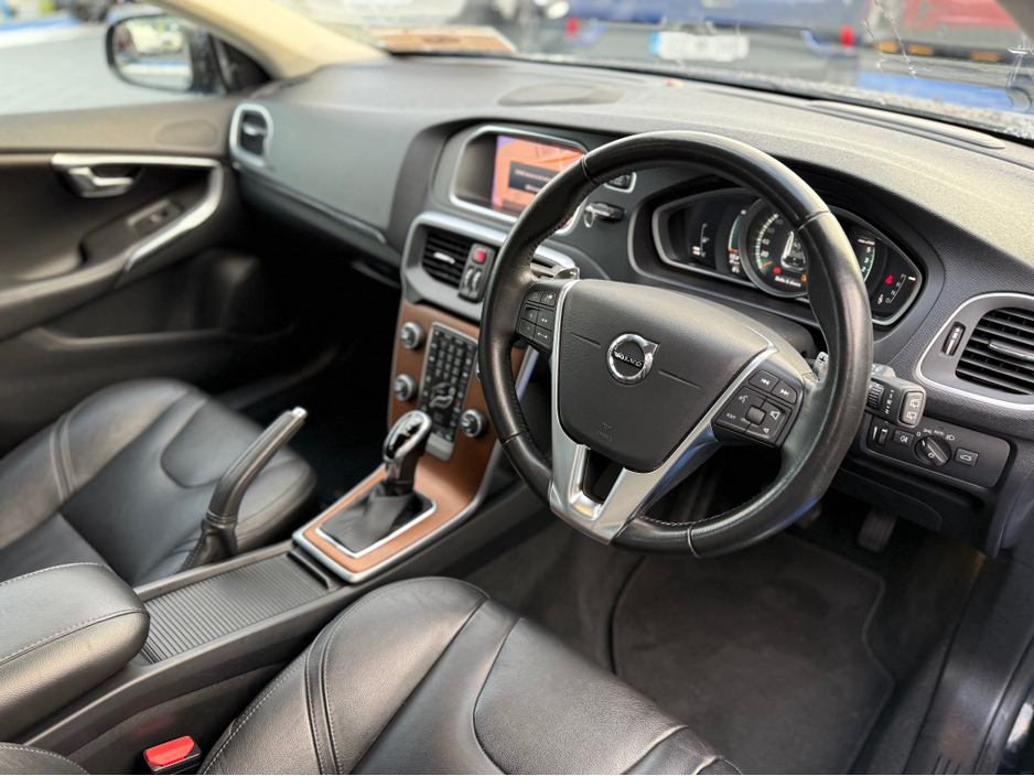 2018 Volvo V40 D4 INSCRIPTION - 2.0L DIESEL - AUTO - 12M WARRANTY - CAR: 1615 €14,950