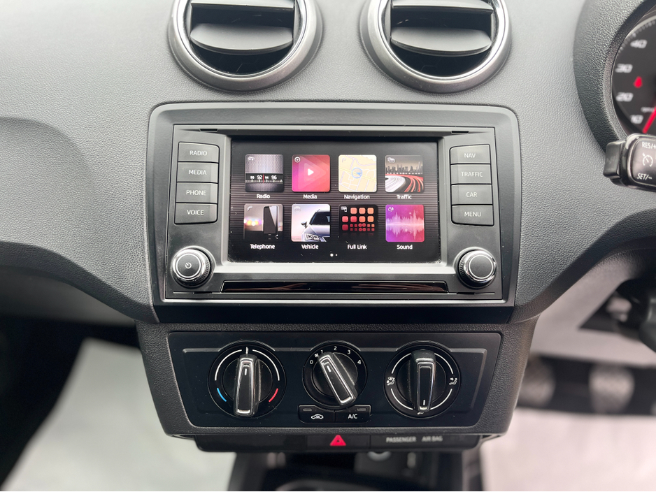 2016 SEAT Ibiza - image 13