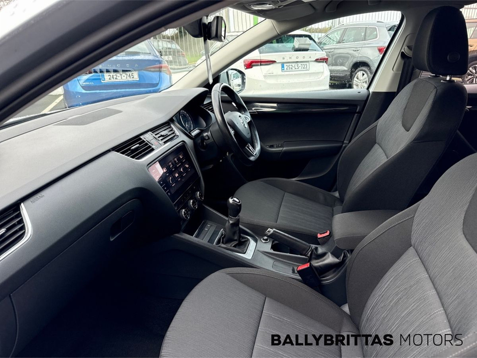 2017 Skoda Octavia - image 7