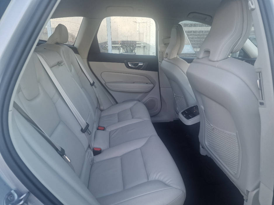2023 Volvo XC60 B4 Plus Bright 5DR Auto €44,950