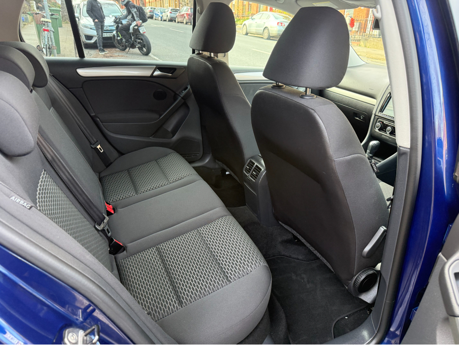 2013 Volkswagen Golf - image 12