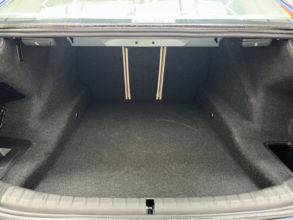 2017 BMW 5 Series - image 8