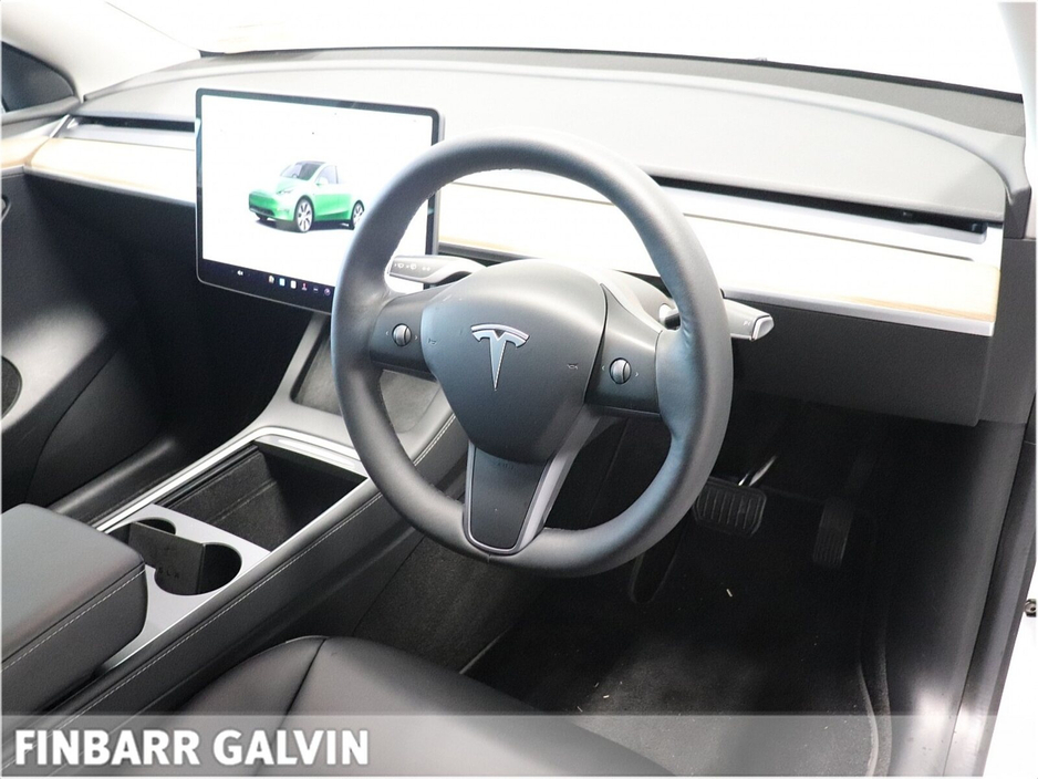 2022 Tesla Model Y - image 5