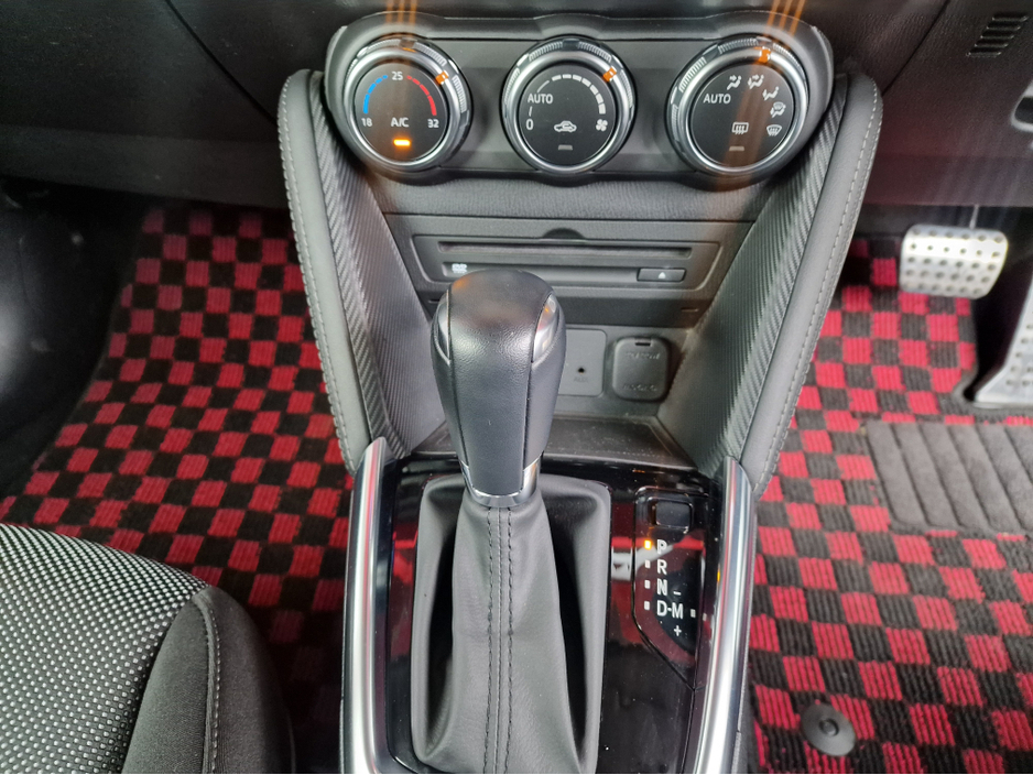 2017 Mazda Mazda2 - image 25