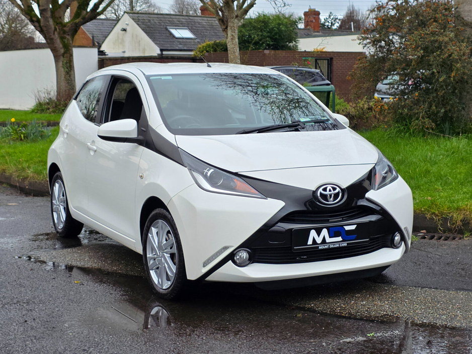 2017 Toyota Aygo 1.0 VVT-i x-play+ €8,450