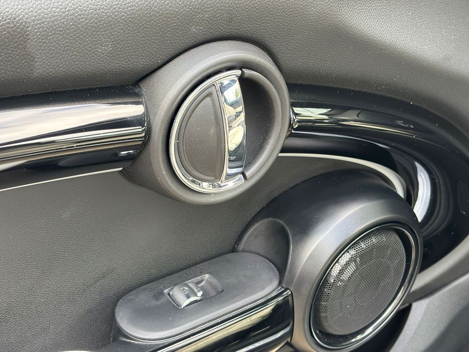 2023 MINI Cooper S - image 18