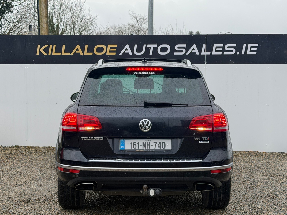 2016 Volkswagen Touareg - image 8
