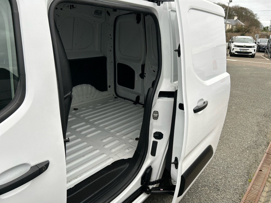 2021 Opel Combo L1H1-1.5 75PS DIESEL 5 S SP 5DR €11,950