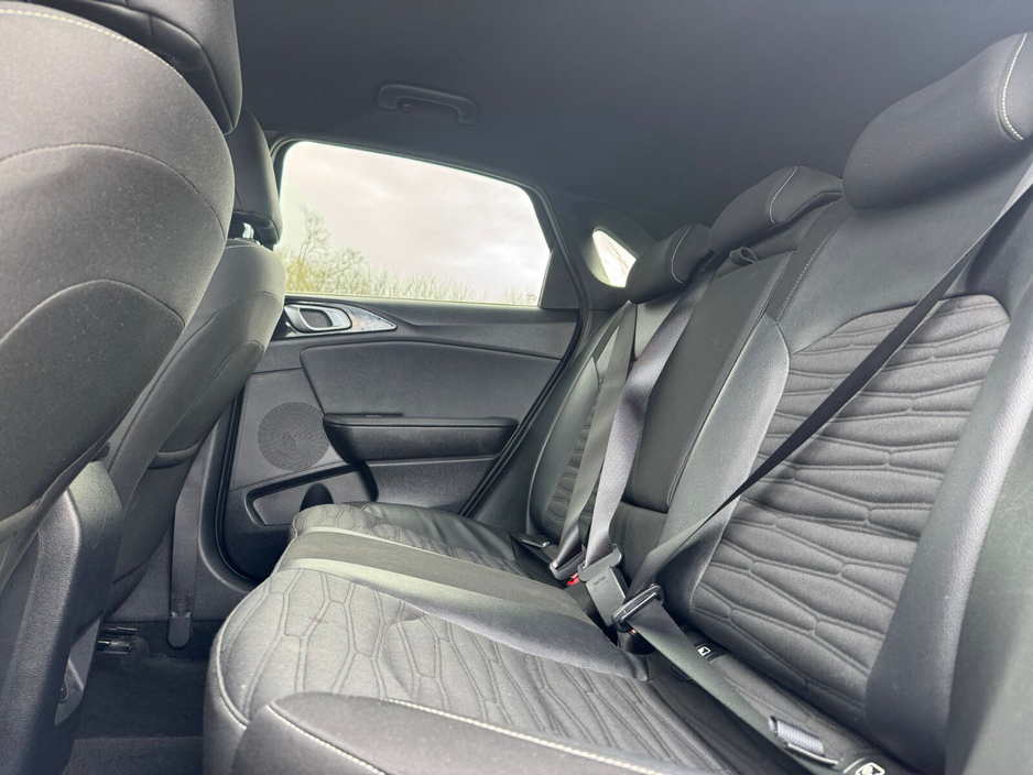 2023 Kia Ceed - image 16