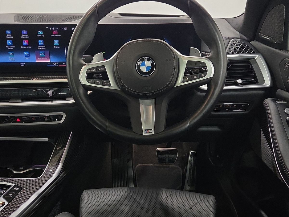 2023 BMW X7 - image 5