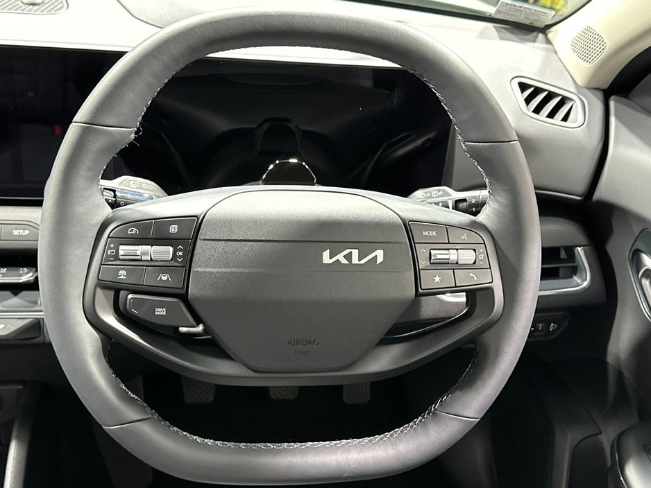 2026 Kia K4 - image 12