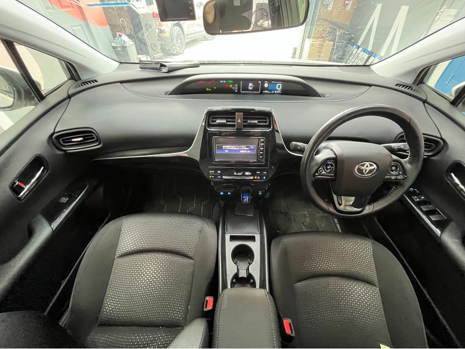 2022 Toyota Prius - image 13