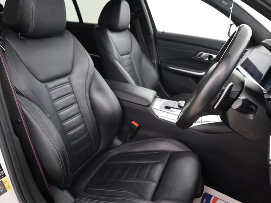 2021 BMW 3 Series - image 11