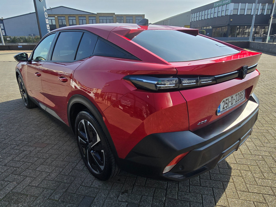 2025 Peugeot 408 - image 10
