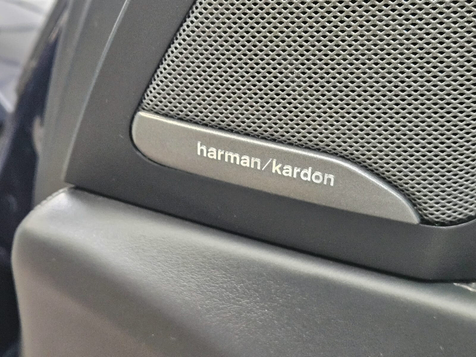 2020 BMW X5 - image 17