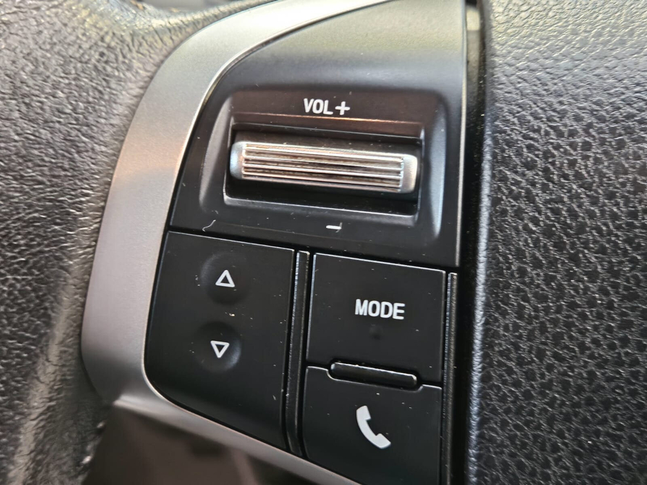 2019 Isuzu D-MAX - image 9