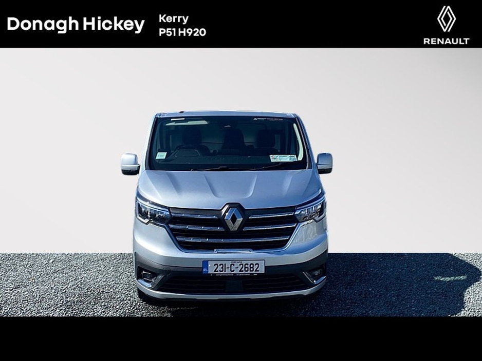 2023 Renault Trafic - image 7