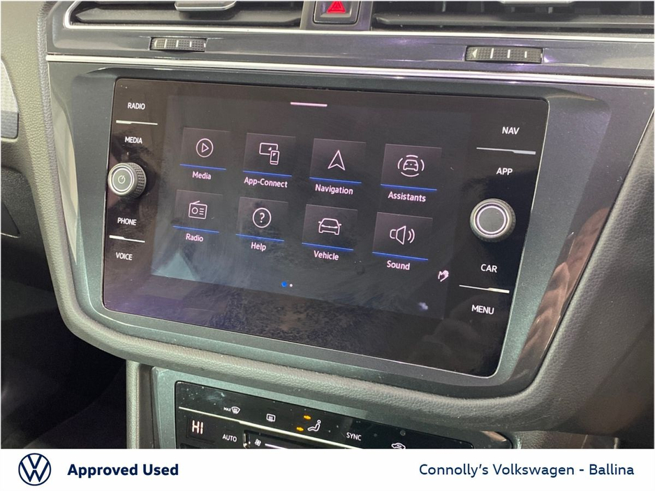 2023 Volkswagen Tiguan - image 17