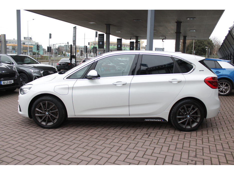 2016 BMW 2 Series Active Tourer - image 7