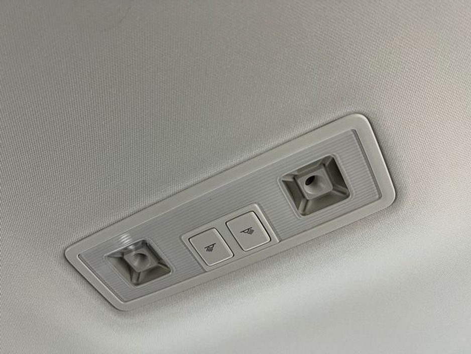 2018 Volkswagen Passat - image 21