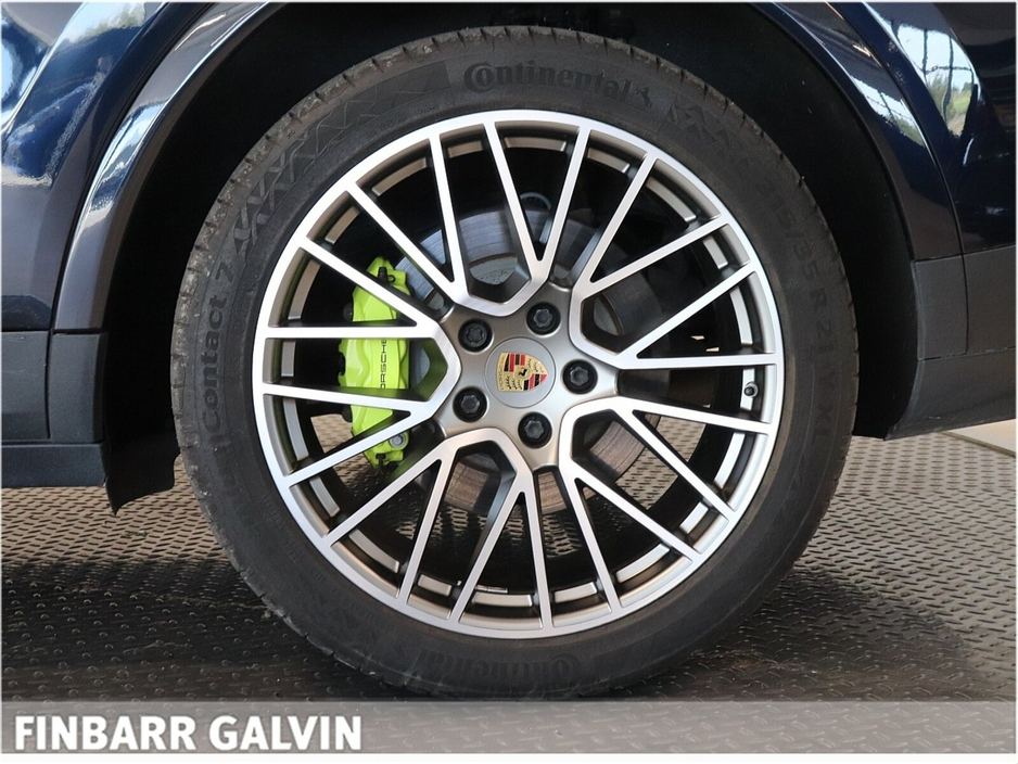 2022 Porsche Cayenne 3.0V6 E-Hybrid Platinum Edition 4WD Auto €71,950