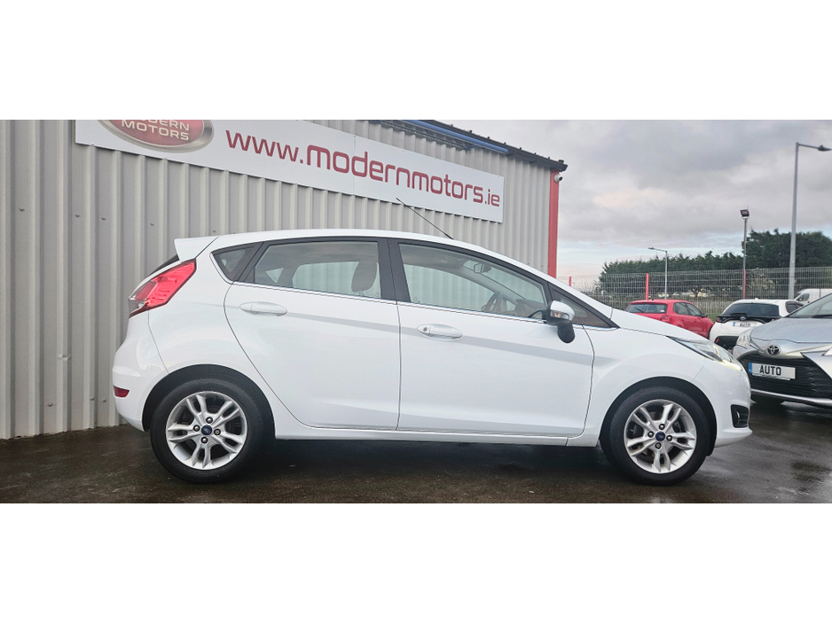 2016 Ford Fiesta ZETEC TURBO 1.0 eco 100 low miles €8,750