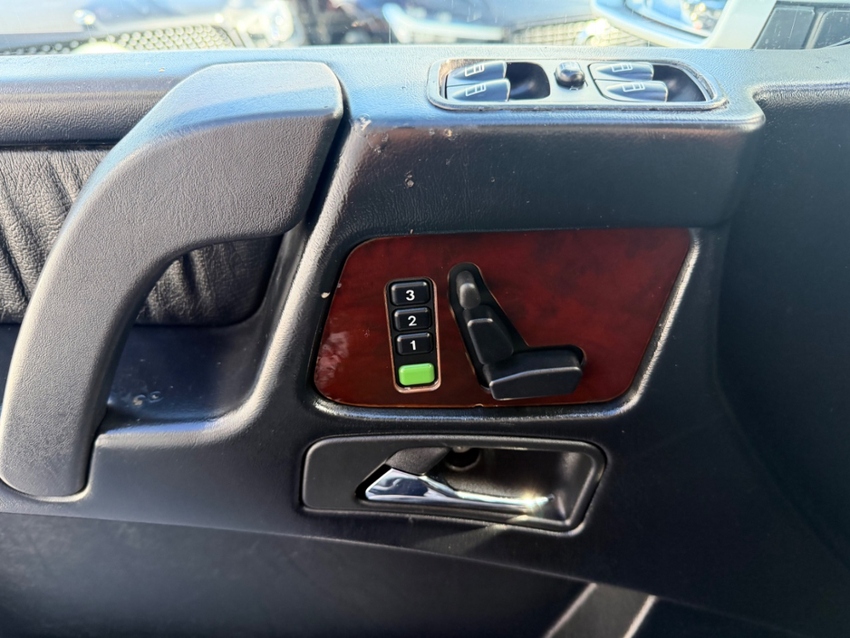 2000 Mercedes-Benz G Class - image 7