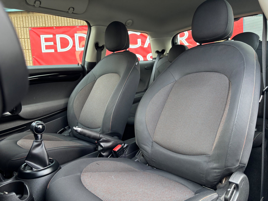 2015 MINI Hatch  €8,950