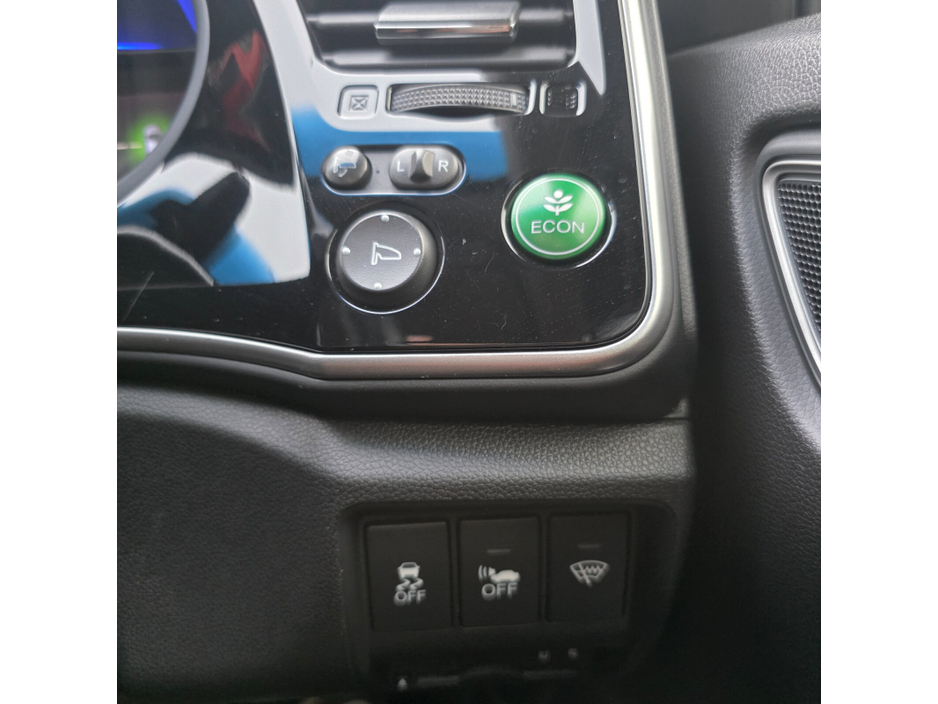 2016 Honda Grace  €12,950