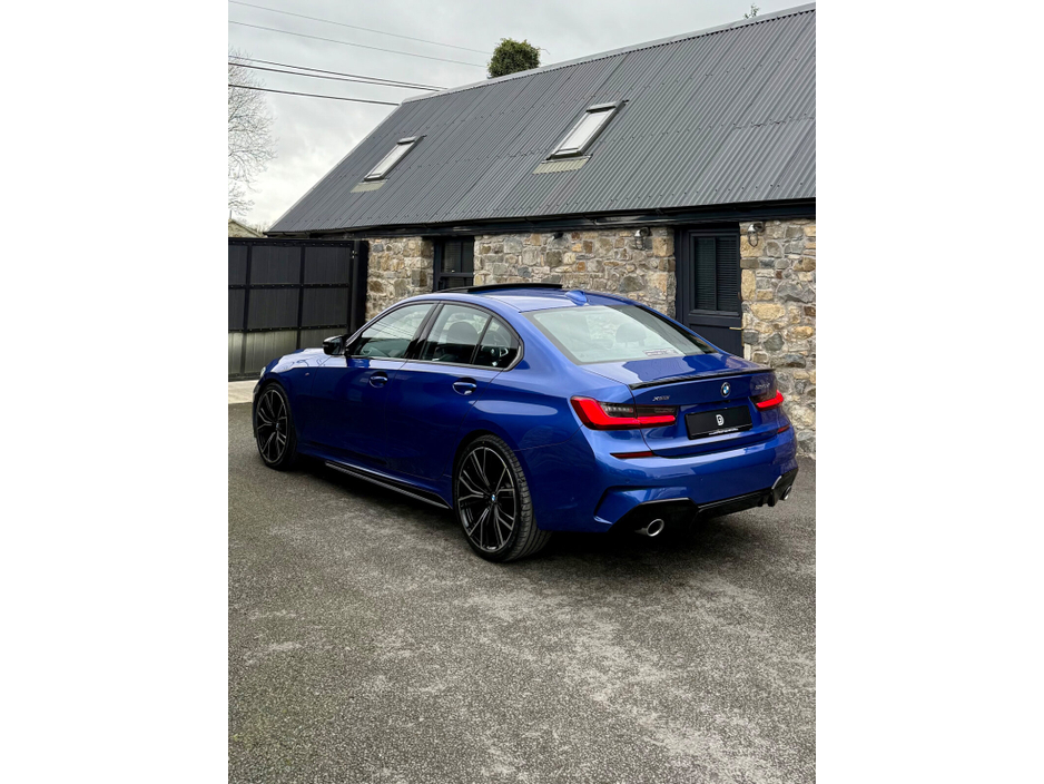 2019 BMW 3 Series - image 4