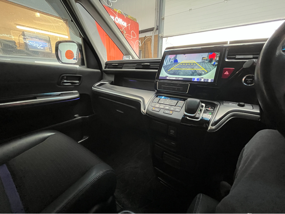 2020 Honda Stepwagon - image 20