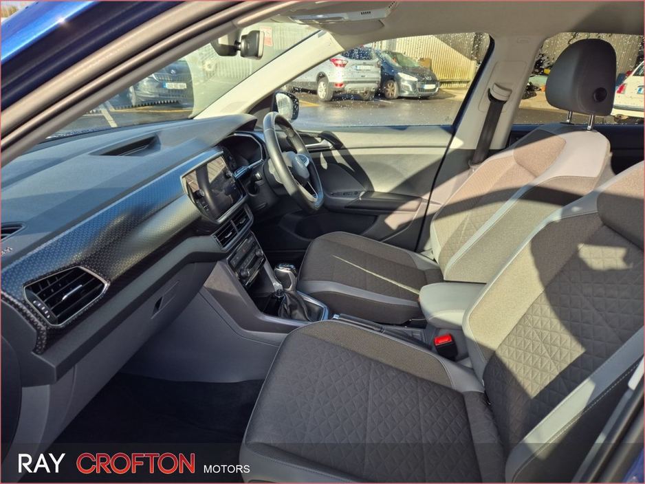 2021 Volkswagen T-Cross - image 6