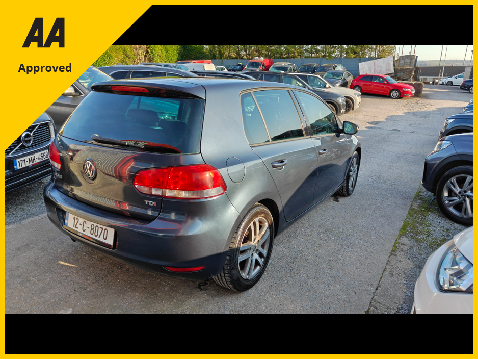 2012 Volkswagen Golf - image 13