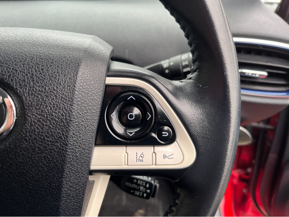 2018 Toyota Prius TOURING SELECTION AUTOMATIC 1.8 HYBRID PETROL //HIGH SPEC//FULL LEATHER HEATED SEATS//HEAD UP DISPLAY//ADAPTIVE CRUISE CONTROL//REVERSE CAMERA// €16,950