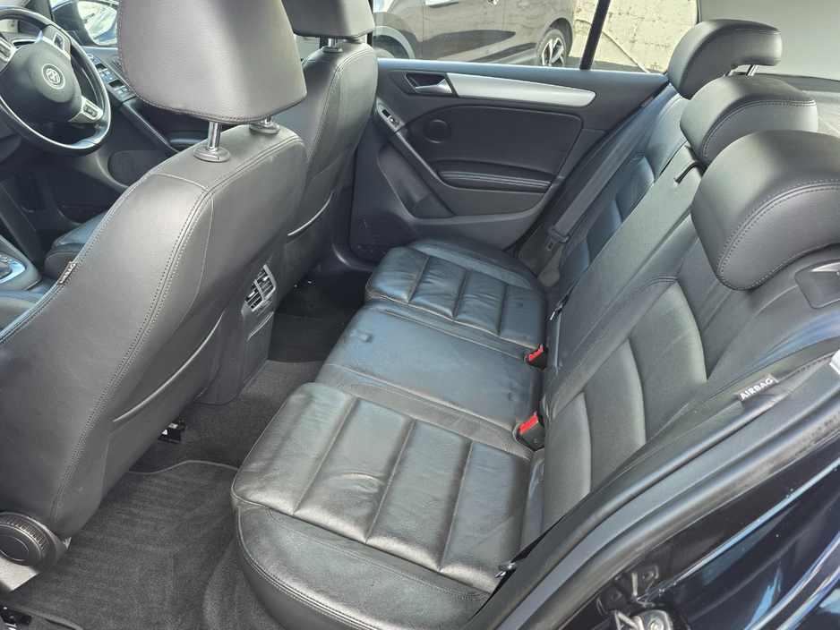 2012 Volkswagen Golf - image 12