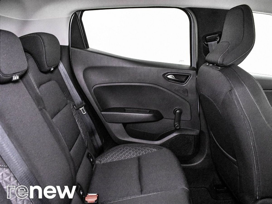 2021 Renault Clio - image 13