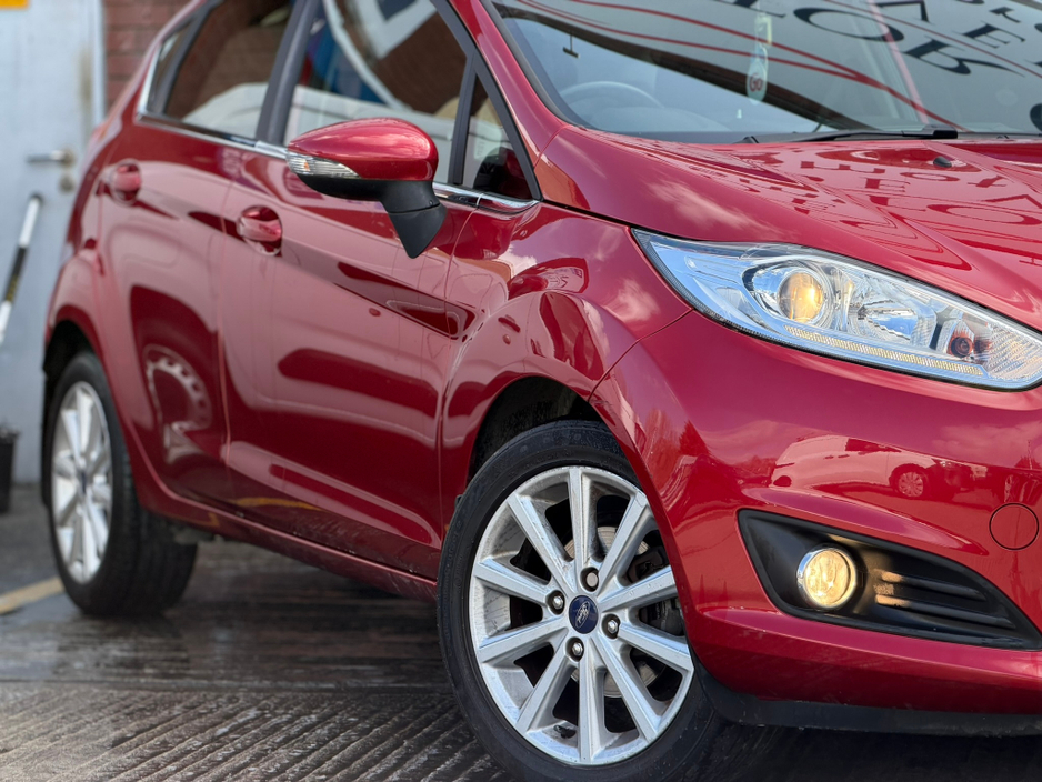 2016 Ford Fiesta - image 16