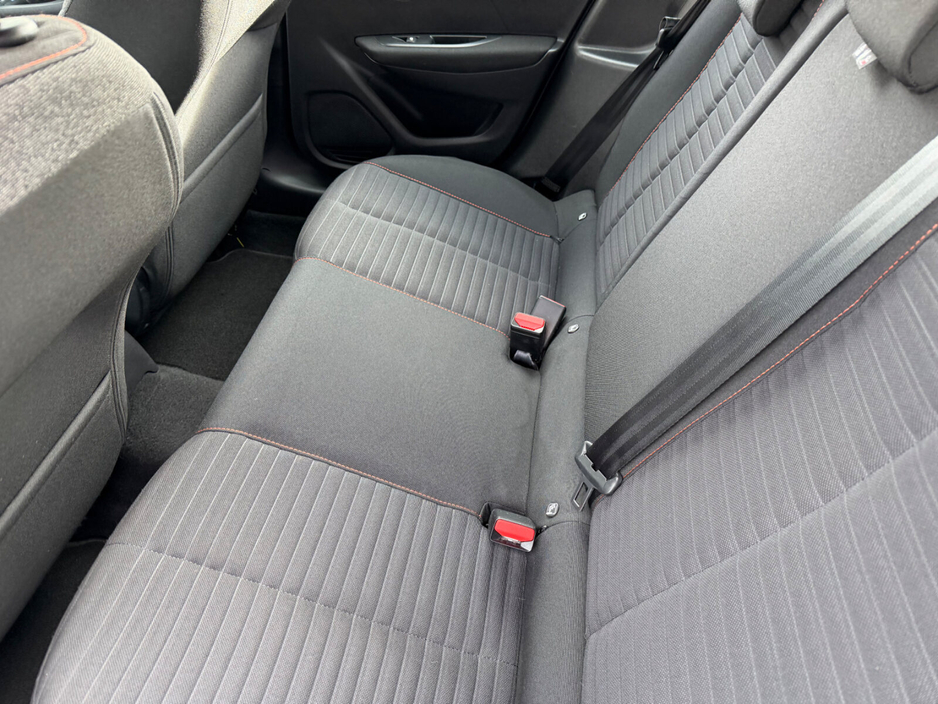 2022 Peugeot 208 - image 10