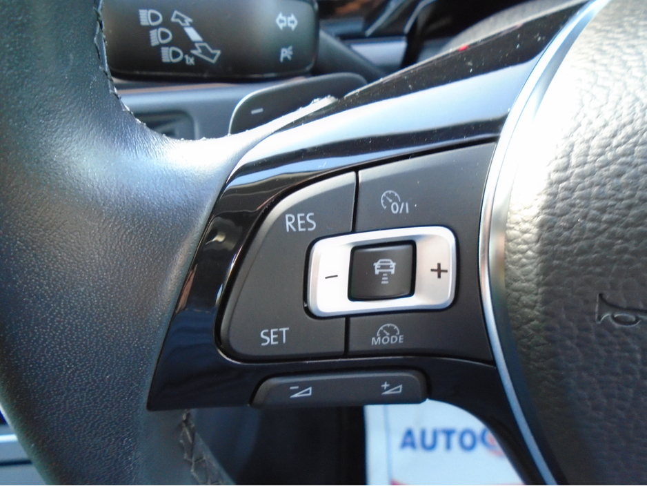 2018 Volkswagen Polo - image 37