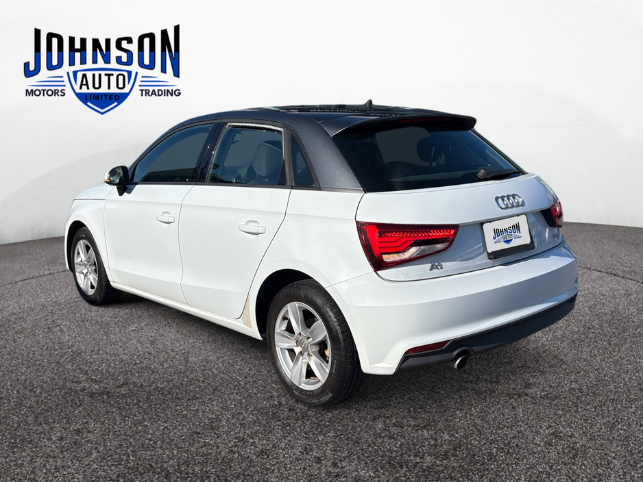 2017 Audi A1 - image 6