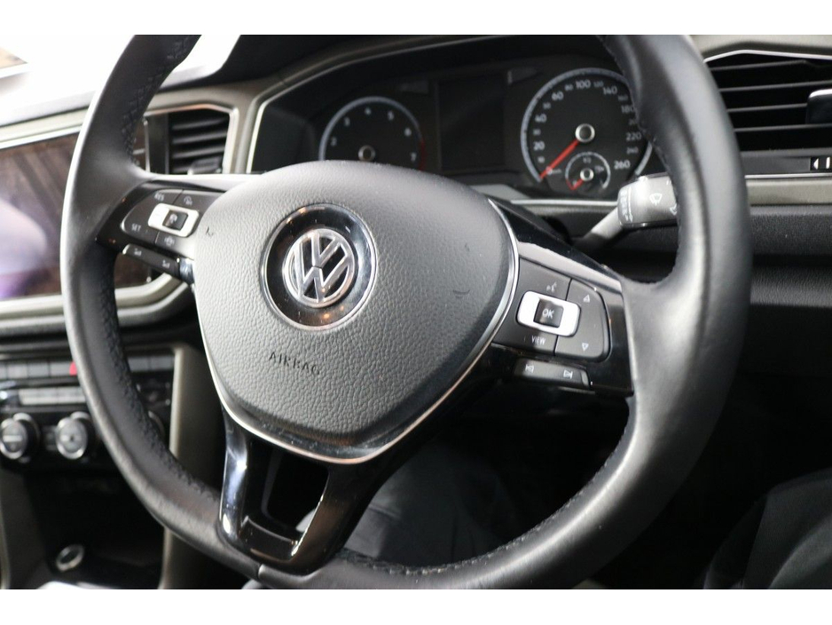 2020 Volkswagen T-Roc - image 13