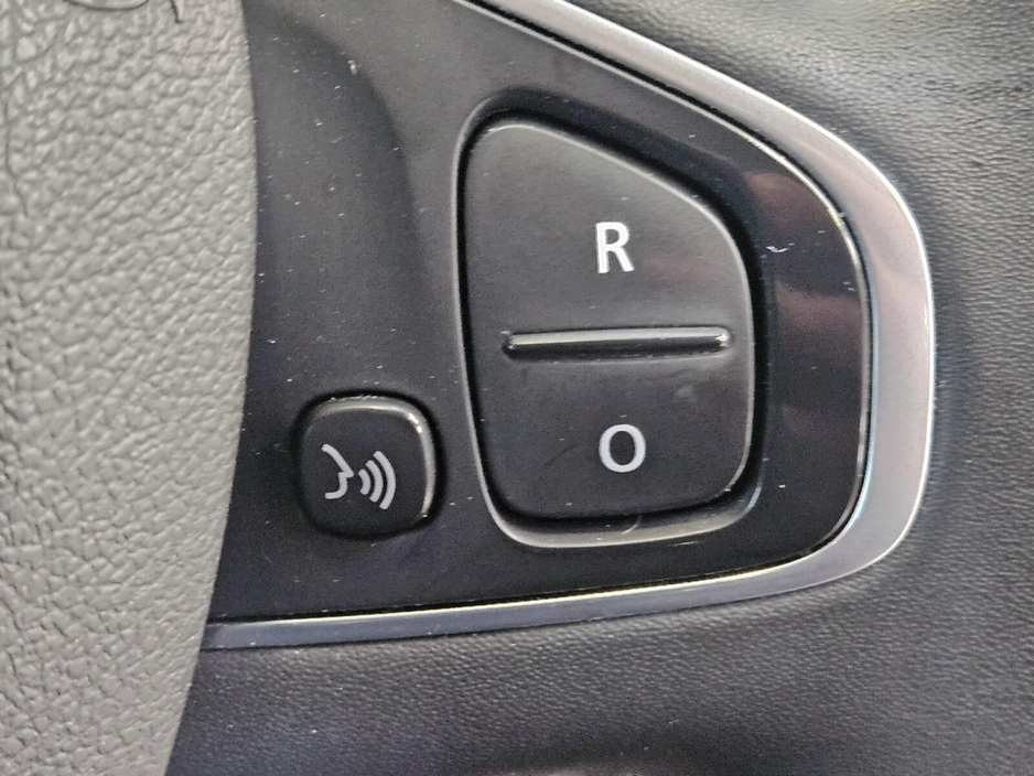 2019 Renault Clio - image 8