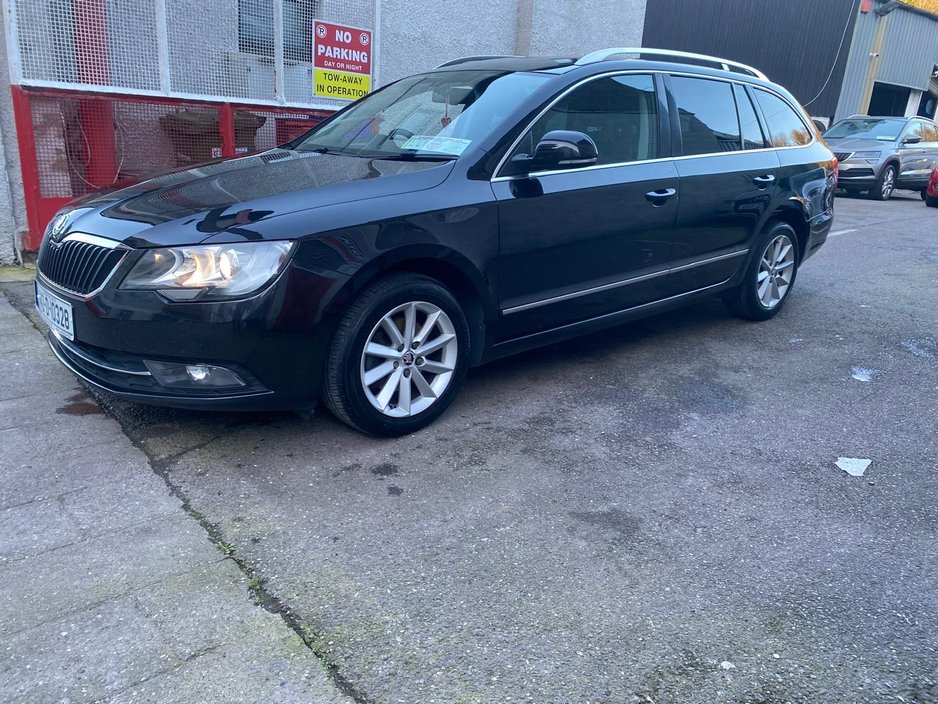 2014 Skoda Superb - image 8